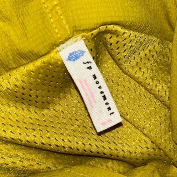 Free people Movement NWOT run wild jacket SIZE MEDIUM - Picture 8 of 10